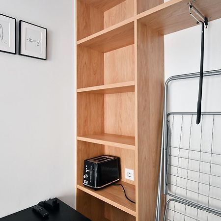 Lovely Studio Apartment In The Heart Of Рига Экстерьер фото